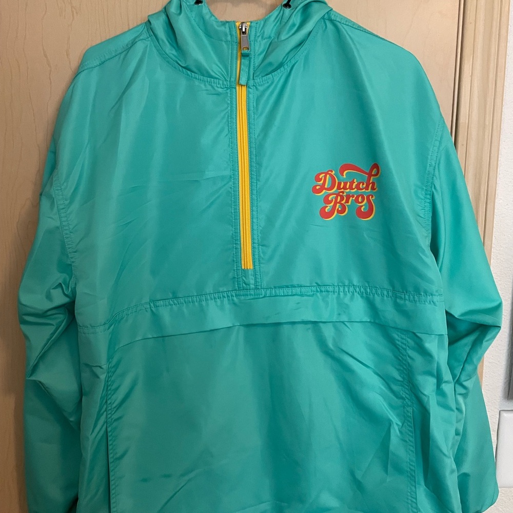 Dutch bros wind breaker